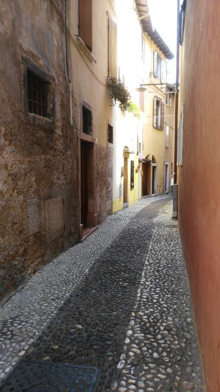 Camere Porto Vecchio Con Parcheggio A Pochi Passi Dal Castello Malcesine Luaran gambar
